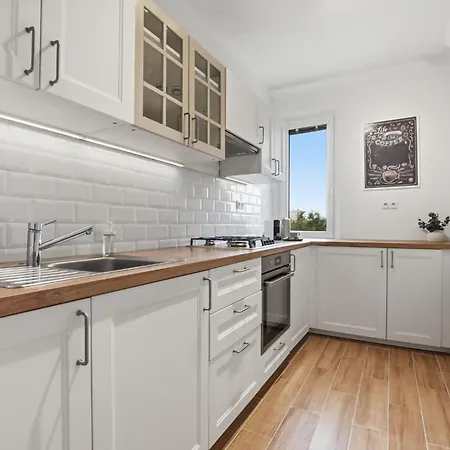 Bright With Balcony And Air Conditioning In Ruzinov شقة