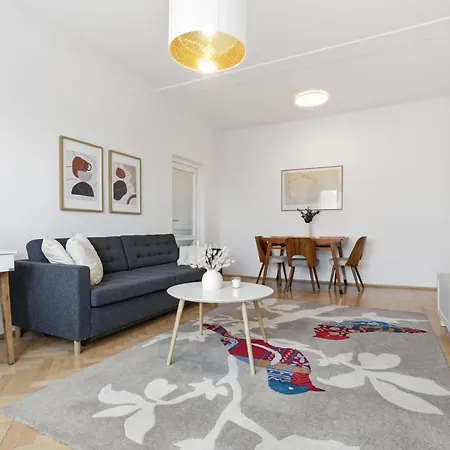 Bright With Balcony And Air Conditioning In Ruzinov شقة براتسيلافا