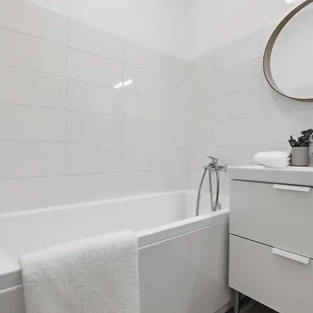 Bright With Balcony And Air Conditioning In Ruzinov براتسيلافا