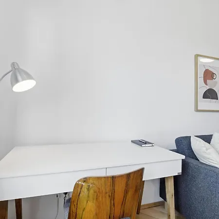 شقة Bright With Balcony And Air Conditioning In Ruzinov